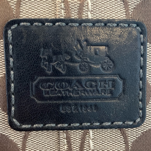 PRICE DROP✨🤩 COACH Bleeker black & tan signature shoulder tote - Picture 4 of 11